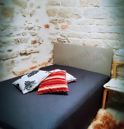 Quiet In Apartment *